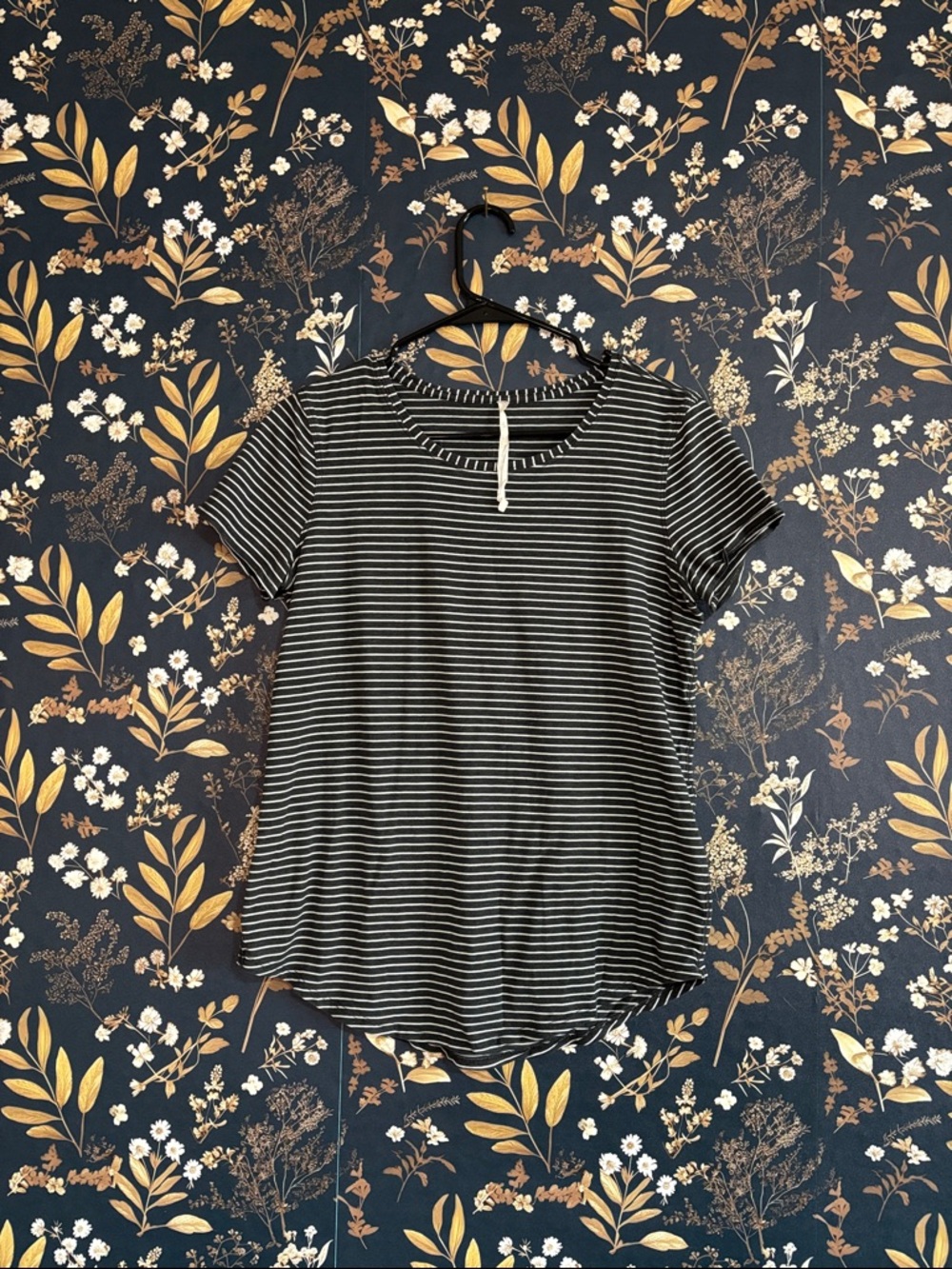 Lululemon Womens Modern Stripe Heathered Gray Love Crew III Tee Top Size 6